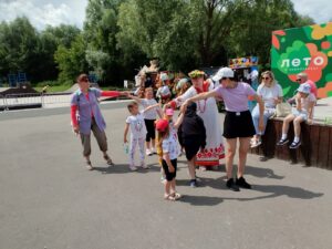 Подробнее о статье Замечательный фольклорный праздник в традициях русского народа прошел в Городском парке культуры и отдыха ГО Чехов