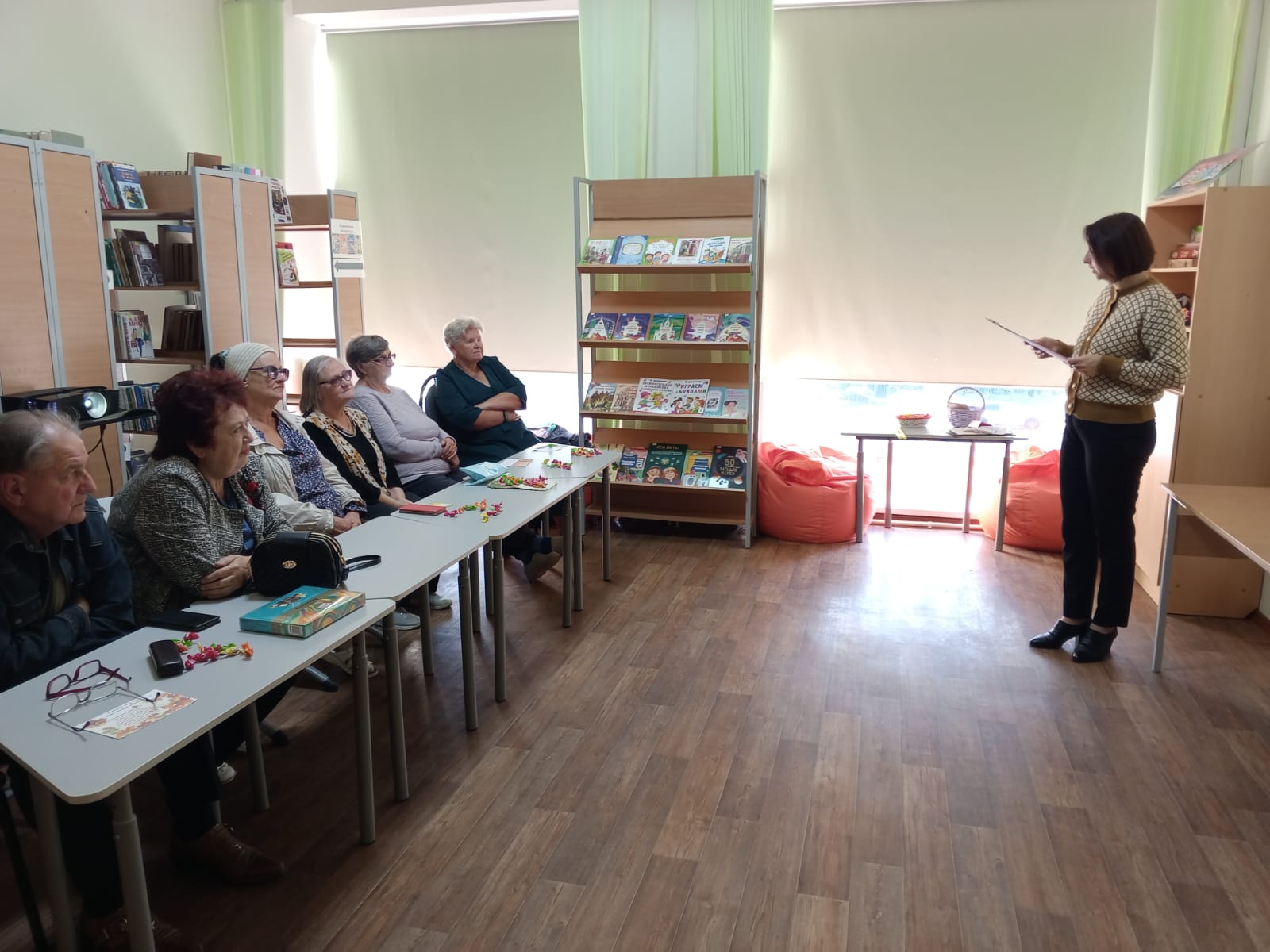 Вы сейчас просматриваете 25 сентября в ДК «Родник» г.о. Чехов для людей преклонного возраста прошла музыкальная викторина «Звонко песня раздаётся»