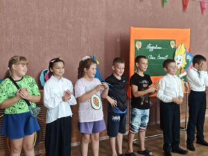 Подробнее о статье 🔔1 сентября в ДК «Родник» м.о. Чехов прошла развлекательная программа, посвященная Дню знаний «Здравствуй, школа!»🔔