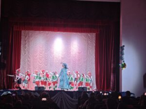 Подробнее о статье В ДК «Родник» м.о. Чехов прошел танцевальный спектакль «Блестящая находка»