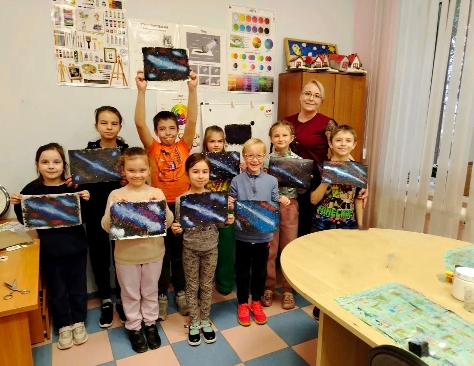 Вы сейчас просматриваете В Доме культуры «Родник» м.о. Чехов состоялся творческий мастер-класс для детей «Космос зовёт», посвящённый Дню космонавтики 🚀